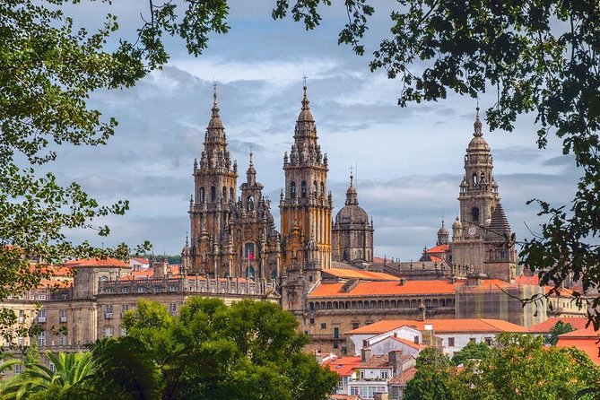 Porto: Santiago de Compostela and Valença do Minho Day Trip - What the 10-hour day feels like