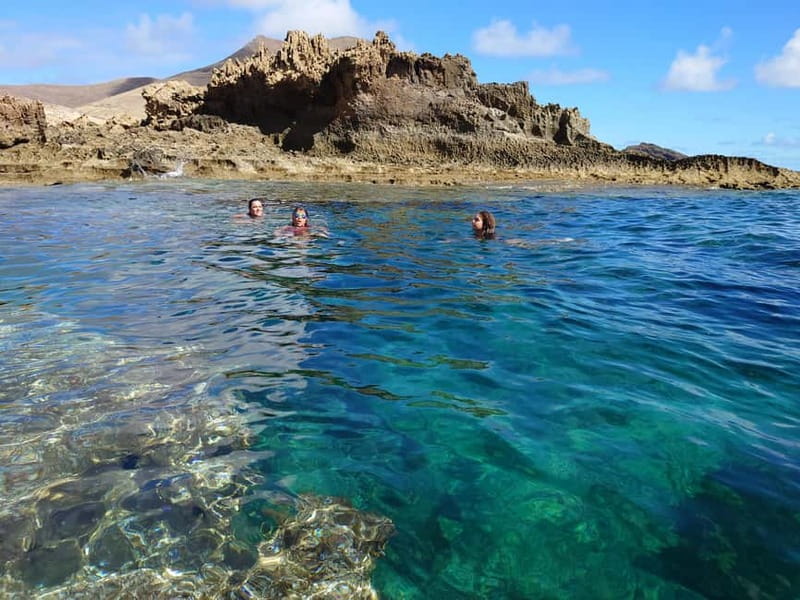 Porto Santo: Island Highlights 4x4 Tour with Hotel Transfers - Pico das Eiras and Ana Ferreira Peak