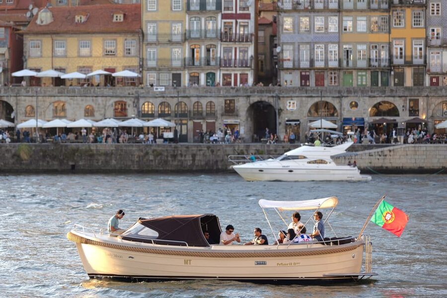 Porto: Six Bridges Douro River Cruise with Drinks - Seeing Porto from the Douro