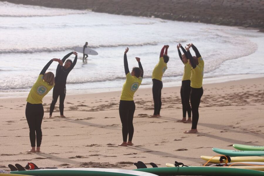 Porto: Small Group Surf Lesson with Transportation - Who should book this Porto surf lesson