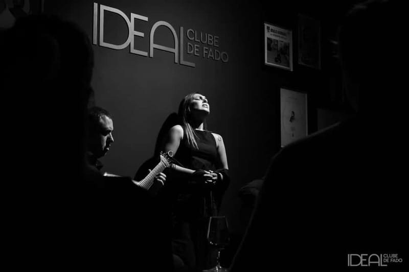 Porto: The highest-rated traditional fado concert (downtown) - Arriving at Ideal Clube de Fado