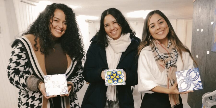 Porto: Tile-Painting Workshop with Porto Wine - Bainharia - Choosing a traditional pattern or your own design
