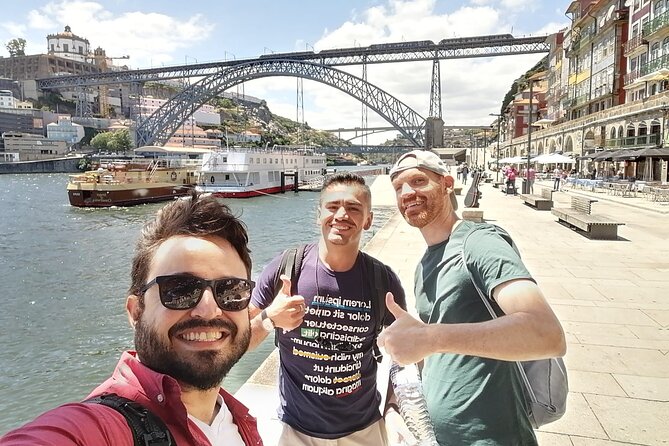 Porto Walking Tour - The Perfect Introduction to the City - Starting at Fonte dos Leões and the university