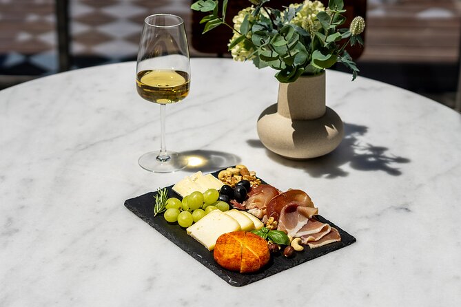 Porto Wine Tasting Experience with Portuguese Tapas Plate - Why the tapas plate matters