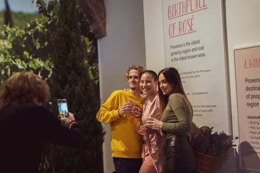 Porto: WOW Pink Palace Entry Ticket & Tasting - How long to allow and how the timing works