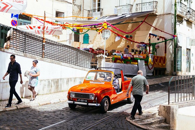Private City Kickstart Tour: Lisbon - Chiado and Rossio Square