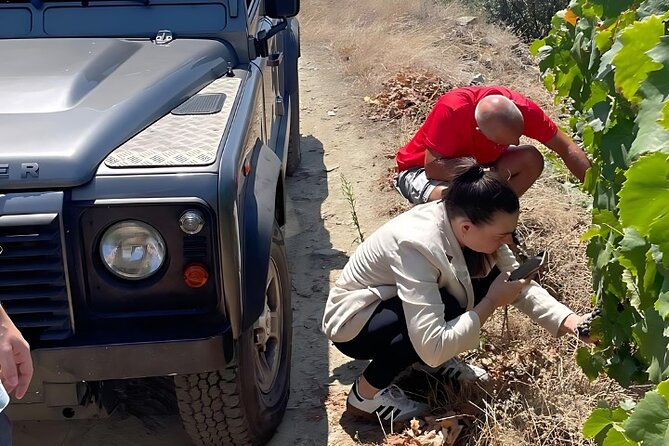 Private Douro 4x4 Adventure from Porto with Deluxe Pic nic - Mountain roads, steep drops, and the 4x4 ride