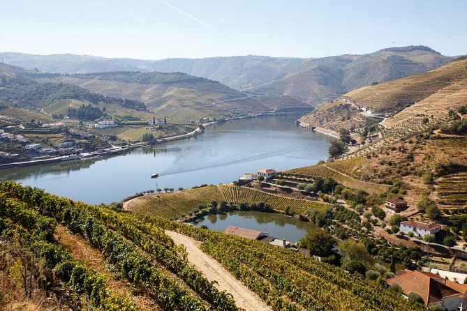 Private Douro 4x4 Adventure from Porto with Deluxe Pic nic - São Leonardo de Galafura and the picnic stop