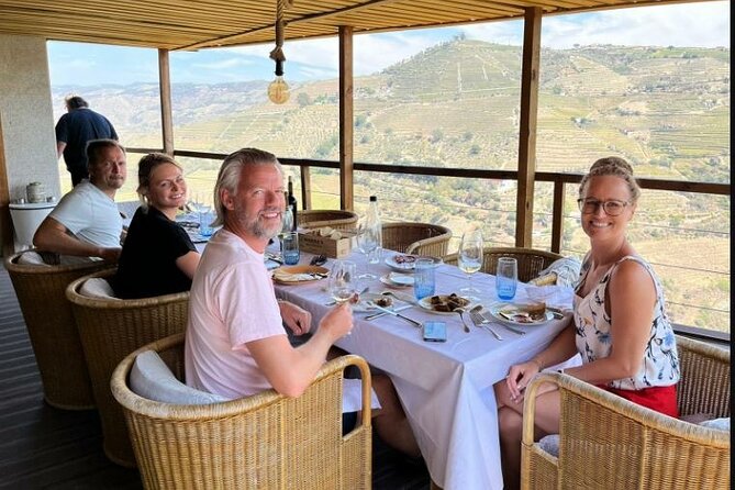 Private Douro Valley Tour with Lunch & Wines - Pinhão and the final choice of the day