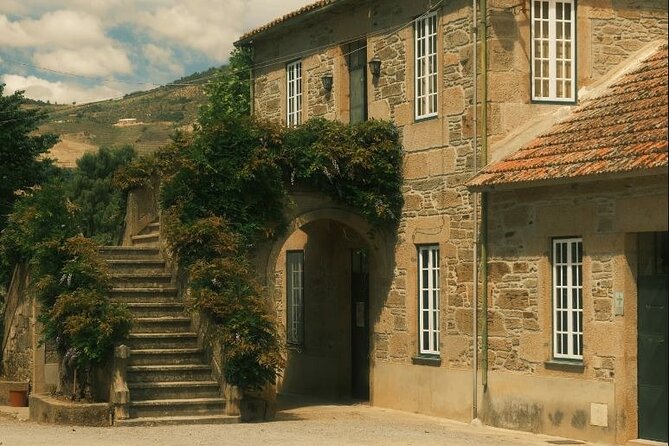 Private Douro Valley Tour with Lunch & Wines - Transport, comfort, and group size
