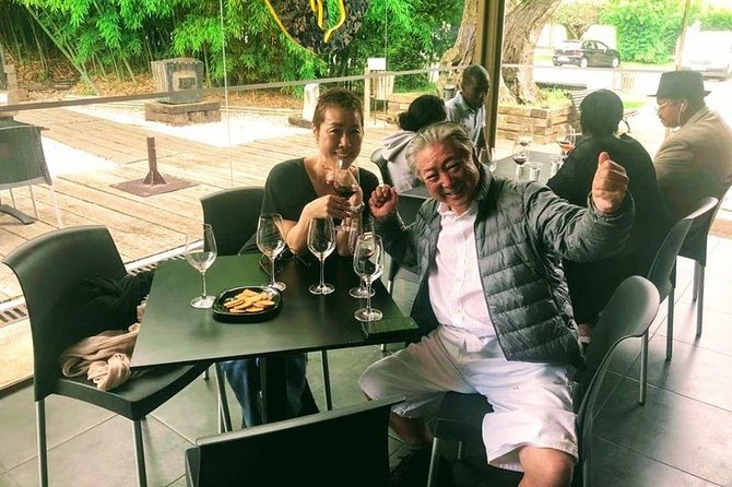 Private Lisbon Arrabida Wine Tour: Food & Wines, Mountain and Sea - The first wine pairing: Bacalhôa or José Maria da Fonseca