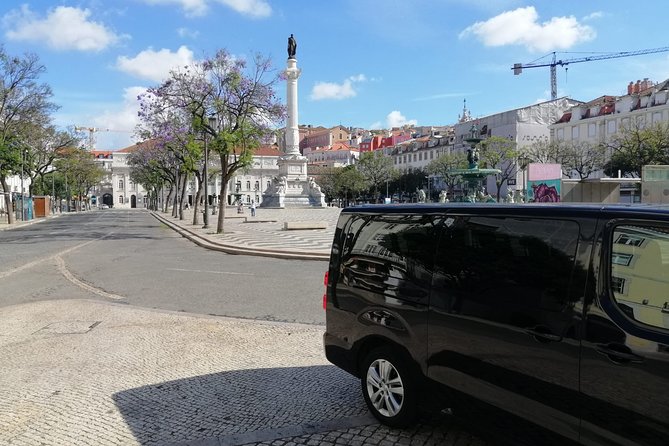 Private Round-Trip Transfer – Lisbon Airport & City Center - Communication is the real measure of this service