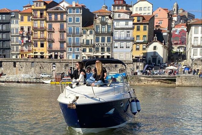 Private tasting in the Douro (1 to 7 people) on a yacht for yourself - Past Arrábida Bridge toward the Atlantic