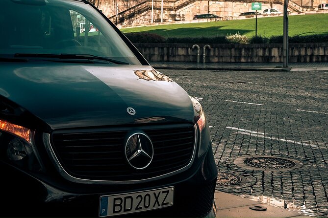 Private Taxi Transfer to/From Porto Airport - A calm first half-hour in Porto