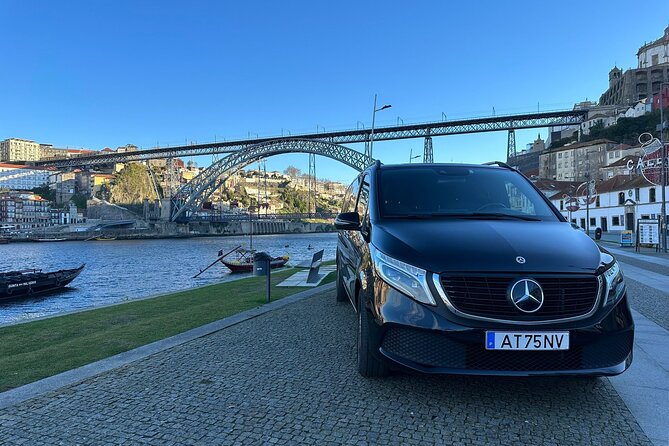 Private Taxi Transfer to/From Porto Airport - Finding the driver at Cervejaria Porto