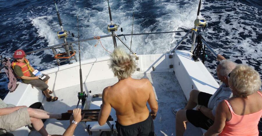 Quarteira: Algarve Reef Fishing Boat Trip with Gear - Fishing close to shore