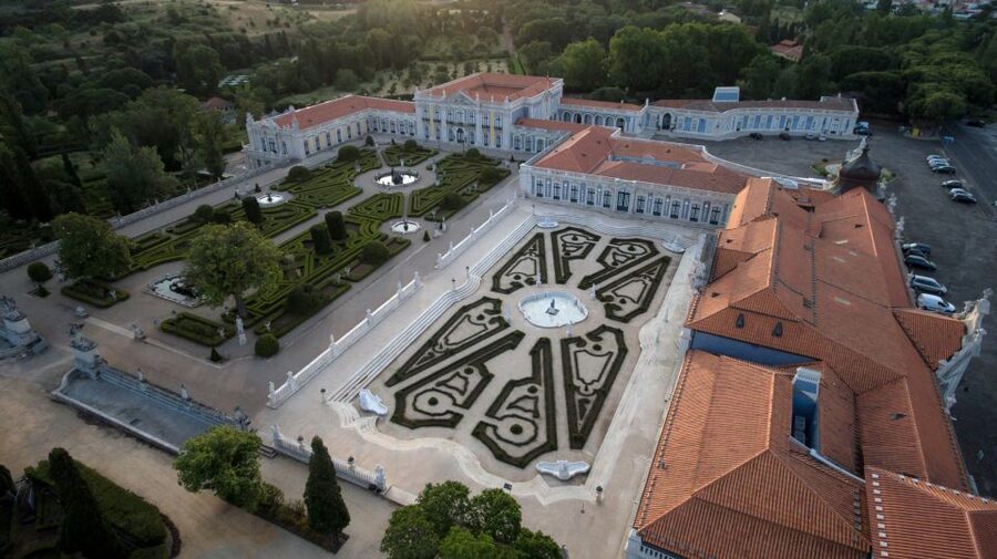 Queluz National Palace & Gardens Ticket - Using the fast-track ticket at the entrance