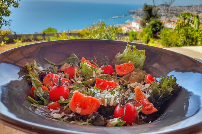 "Re-Canto" Farm-to-Table with Stunning Views at Madeira - What makes the evening feel personal