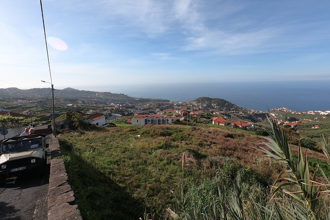 Real Life, Mountains & Sea Cliffs (Nun´s Valley View) - Half Day 4x4 Tour - A short walk in Câmara de Lobos