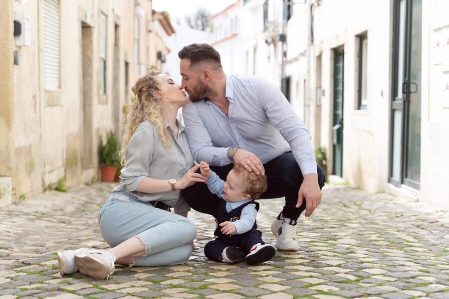 Romantic Photoshoot Experience for Couples in Lisbon - Why Alfama makes such a good photo setting