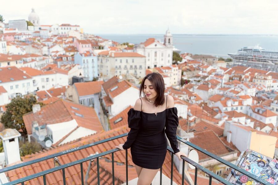 Romantic Photoshoot Experience for Couples in Lisbon - The limits of a short private shoot