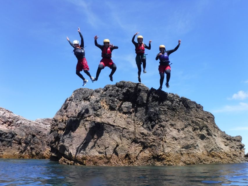 Sagres: Coasteering - Swimming, Cliff Jump & Rock Climbing - A four-hour adventure along the Sagres coast