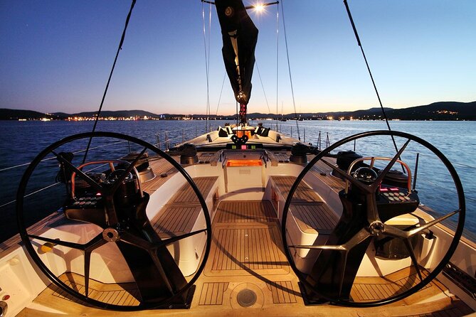 Sail & Dine Sailboat Tour With Sunset - What the Private Format Really Gives You