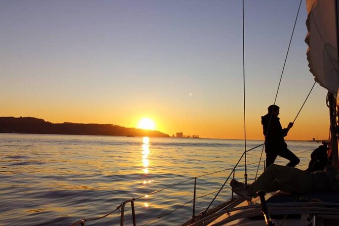 Sailboat Tour in Lisbon with drinks included | Morning and Sunset - Cristo Rei across the Tagus