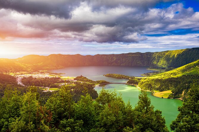 São Miguel 2-Day Tour: East & West Highlights Adventure - Key points to know before booking