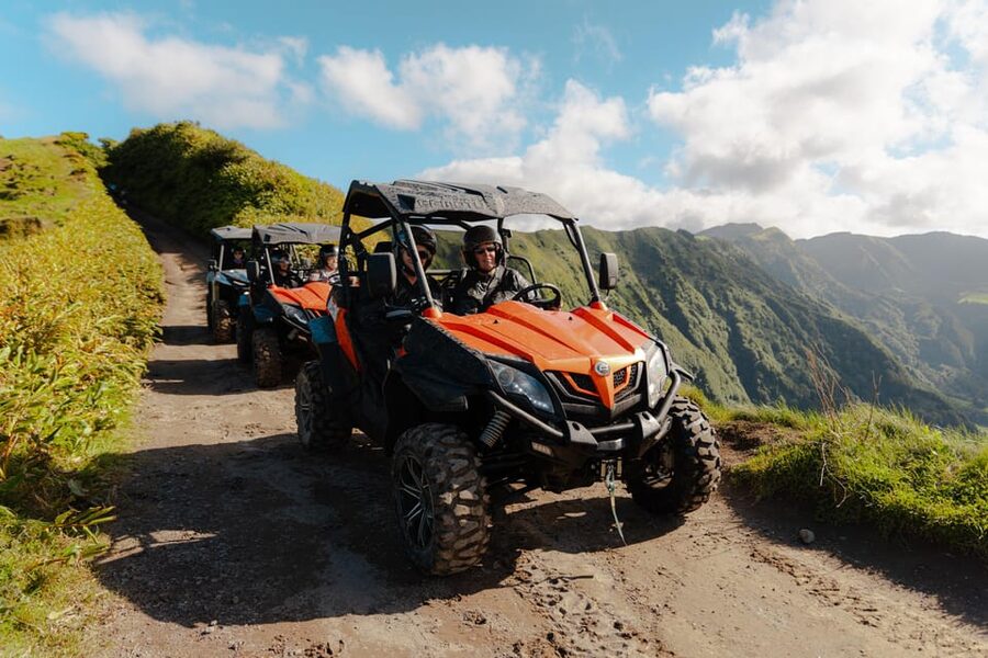 Sao Miguel: Buggy Tour Around Sete Cidades Volcano - Meeting the guide and getting ready to drive