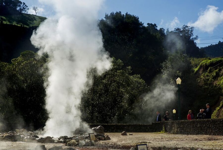 São Miguel East: Full-Day Van Tour with Lunch - Ribeira dos Caldeirões brings water and plants into the route