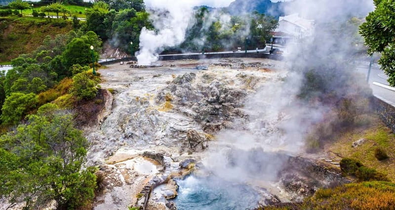 São Miguel: Furnas Volcano & Tea Plantation Tour & Lunch - Key points at a glance