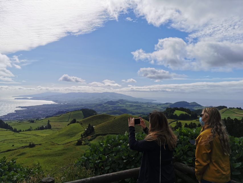São Miguel Island: 2-Day Guided Island Tour with Meal Add-on - Day two: Sete Cidades and Lagoa do Fogo