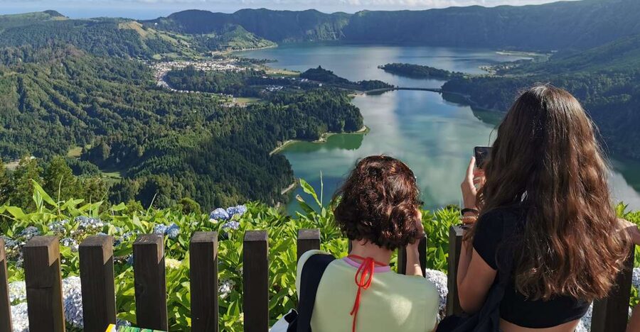 São Miguel Island: 2-Day Guided Island Tour with Meal Add-on - What the small group changes