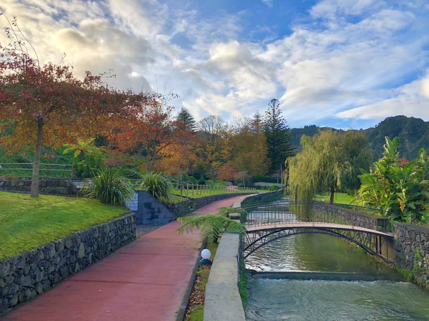 São Miguel Island: Full Day All-in-One Tour - Furnas Lake and the cooking tradition