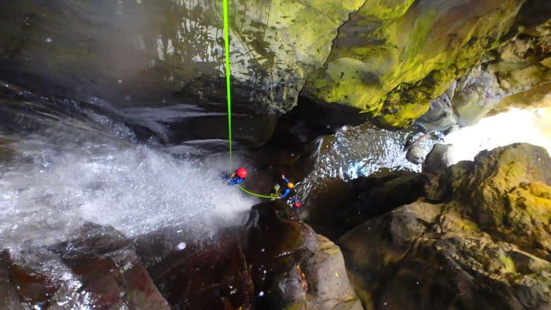 Sao Miguel: Ribeira dos Caldeiroes Canyoning Experience - The 15-minute safety briefing