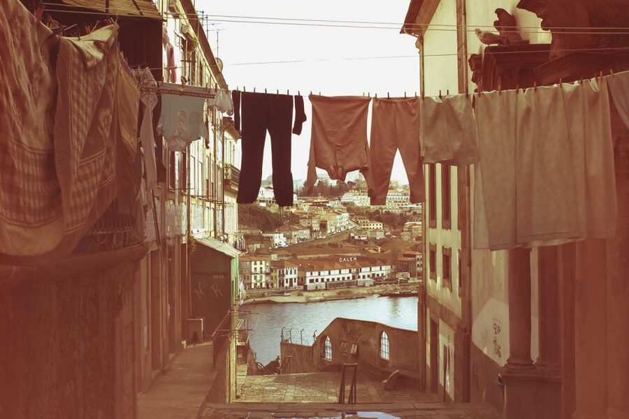 Secret Sites of Porto 3-Hour Walking Tour - Carmo Church and the Two-Faced Church Detail