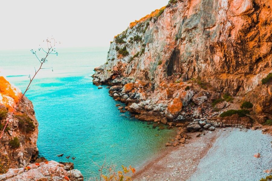 Sesimbra: Arrábida Beaches & Caves Boat Tour with Snorkeling - Who will enjoy this trip most