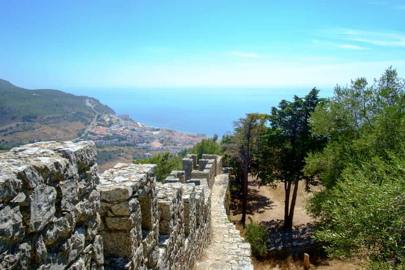Sesimbra & Arrábida National Park Tour with 5 Wines Tasting - Five regional wines at Quinta de Alcube