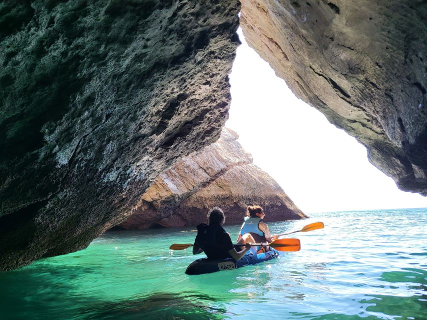 Sesimbra: Arrabida Natural Park & Caves Guided Kayaking Tour - The 40-minute paddle back to Sesimbra