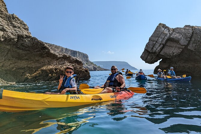 Sesimbra : Guided Kayak Tour in Arrábida Natural Park & Caves - Guides who make the difference