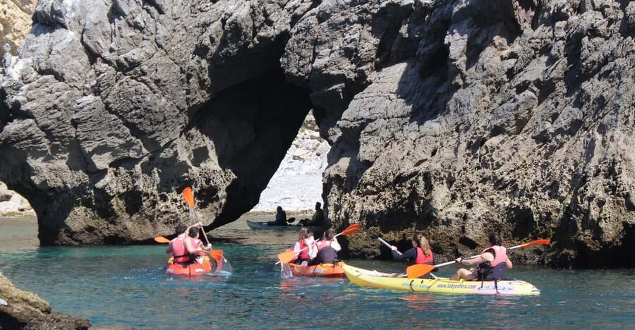 Sesimbra: Ribeiro Cavalo Beach, Caves, & Arrábida Kayak Tour - How the guides shape the experience