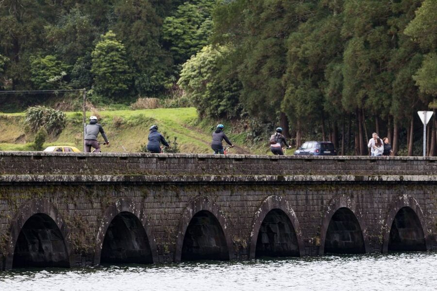 Sete Cidades: Kayaking and Biking Adventure - Who will enjoy this outing most?