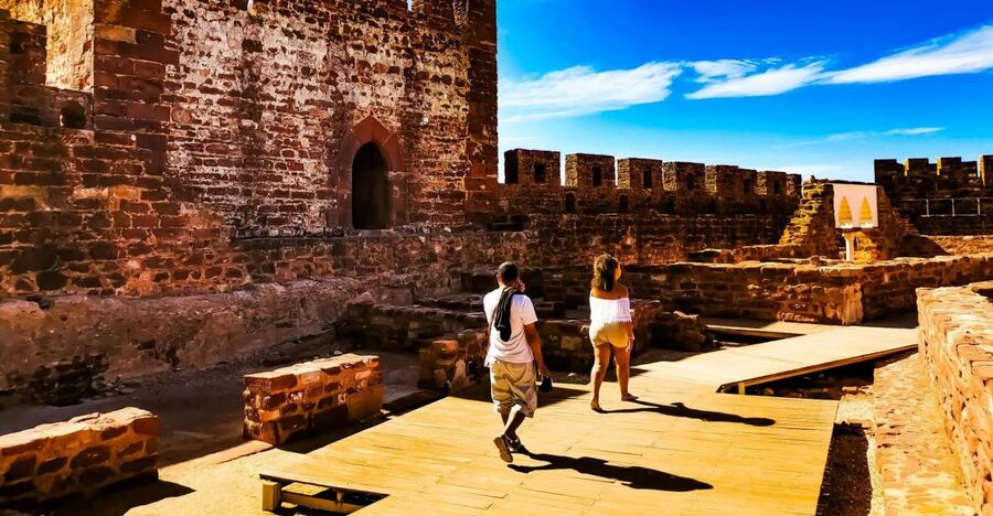 Silves, Caldas and Monchique Wine Tasting: Full Day Tour - From Lagos beaches to the old walls of Silves