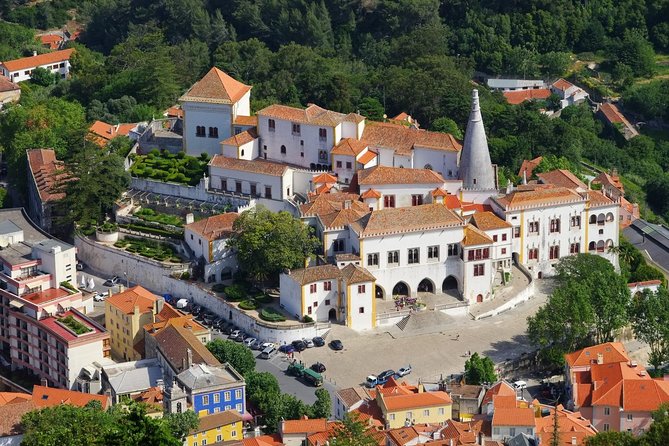 Sintra and Cascais Private Half Day Sightseeing Tour from Lisbon - The guide’s role: driver, local adviser, and timekeeper