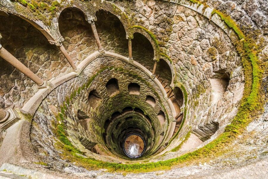 Sintra: Castle of the Moors & Quinta Entry with Audio Guides - Quinta da Regaleira and its strange garden world