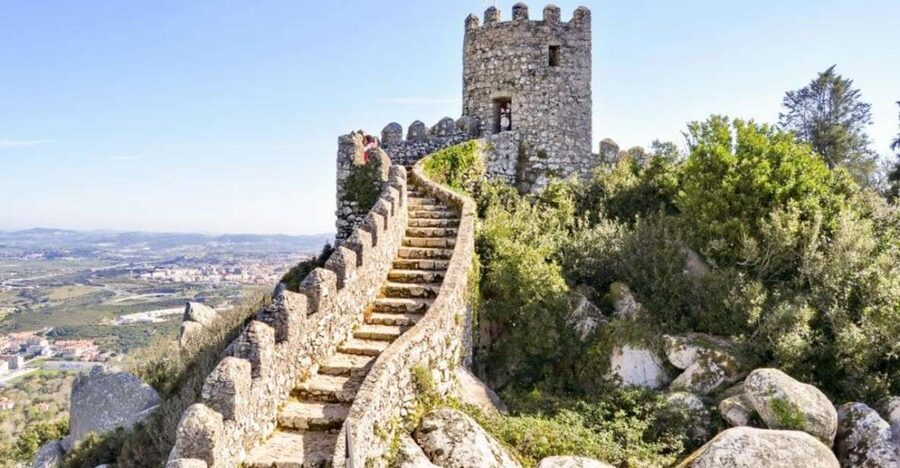 Sintra: Castle of the Moors Skip-the-Line Ticket+Audio Guide - Entering the Moorish Castle and finding your bearings