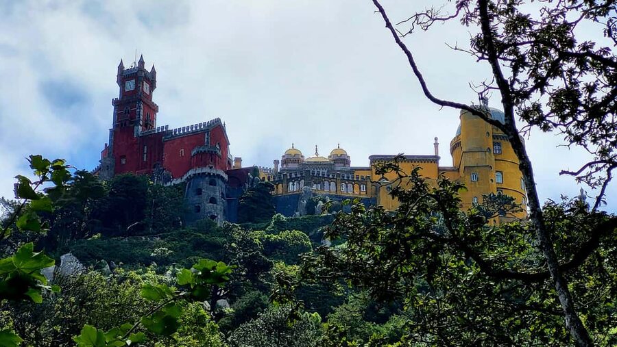Sintra: Private and Customizable Tour - Why a private vehicle makes sense in Sintra