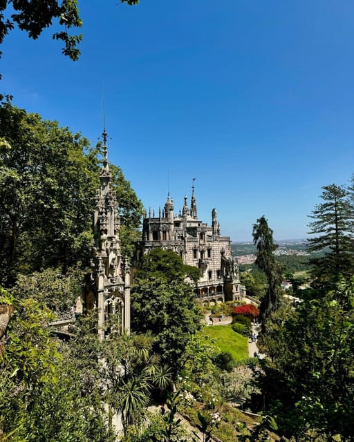 Sintra Tour With Tuktuk - Sintra National Palace and the old town