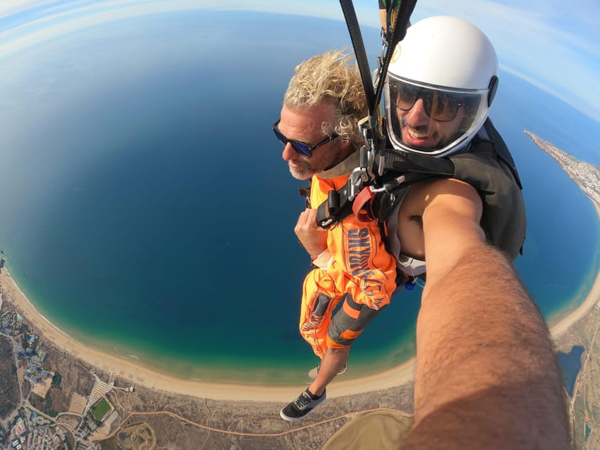 Skydive Algarve: Tandem Skydiving 10.000ft (up to 15.000ft) - Arriving at Portimão airfield